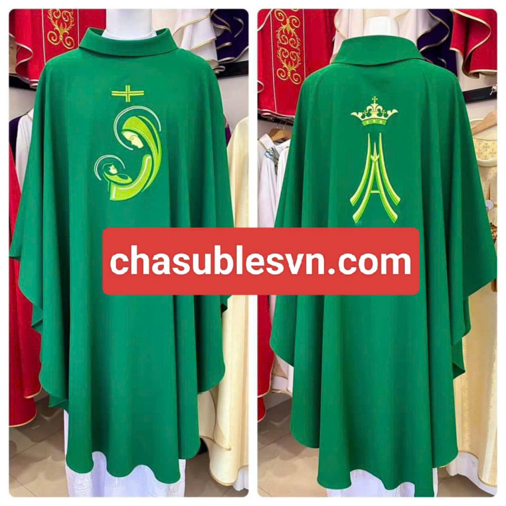 What does the green chasuble symbolize? - Chasublesvn